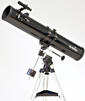 Télescope d'Initiation SKY WATCHER sur monture EQ1 114/900 motorisé
